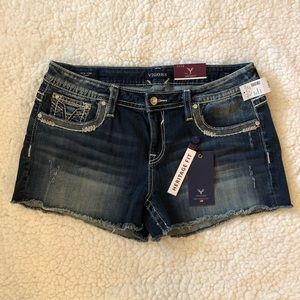 NWT Vigoss New York Shorts Heritage, Medium Wash, Flap Pockets, Bling Buttons